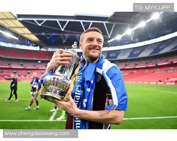 原意大利足球明星皮的传奇人生与足球事业的辉煌成就回顾 原意大利足球明星皮的传奇人生与足球事业的辉煌成就回顾