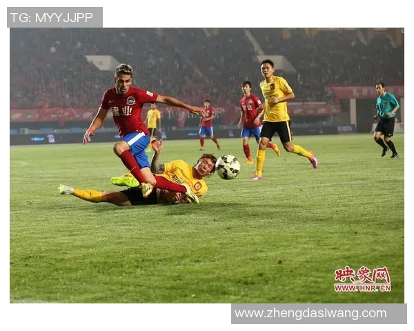 2018年建业与恒大激战回顾：一场精彩的足球对决与战术较量