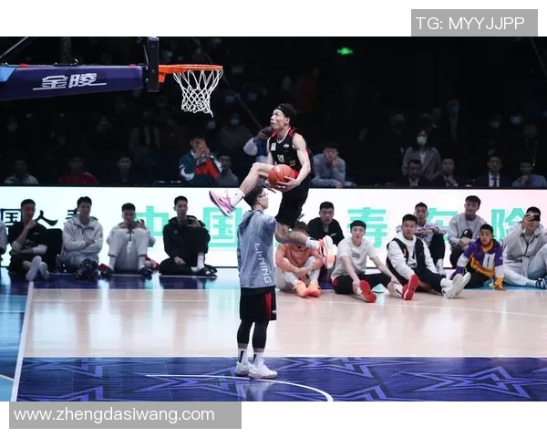 篮球八号明星的传奇之路与辉煌成就全景回顾 篮球八号明星的传奇之路与辉煌成就全景回顾